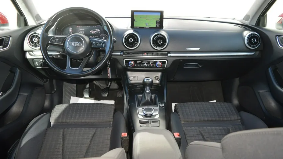 AUDI A3 Limousine -
