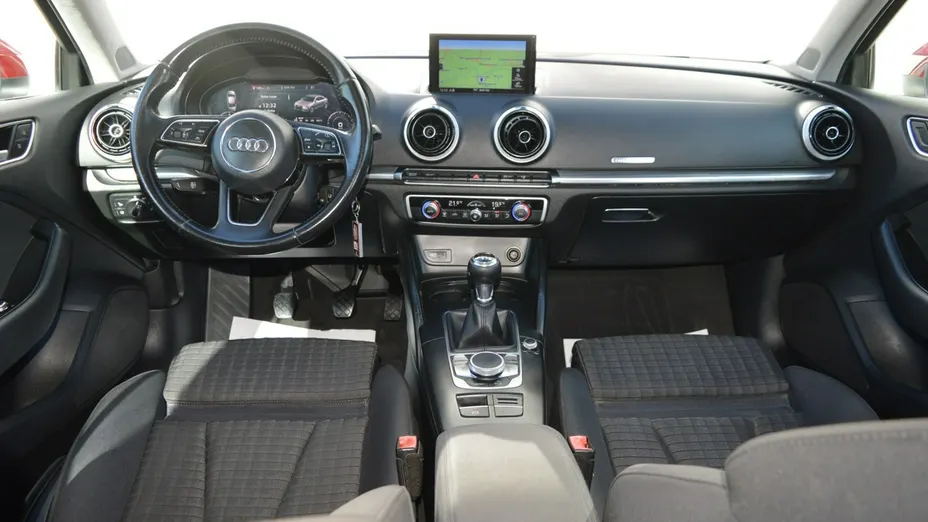 AUDI A3 Limousine -
