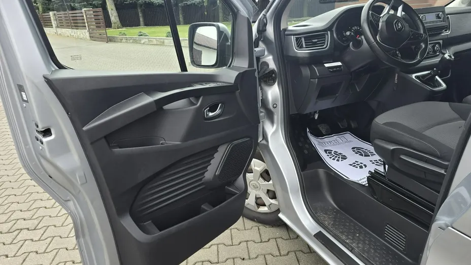 RENAULT Trafic -