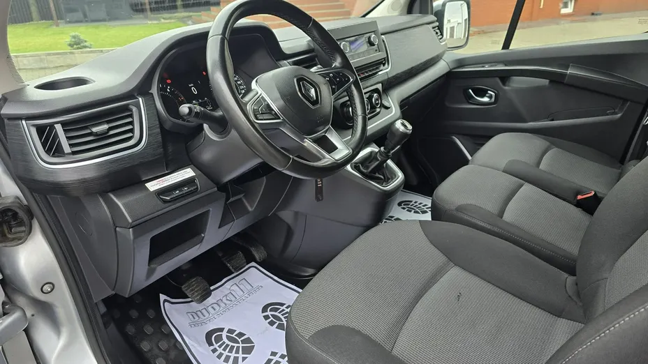 RENAULT Trafic -