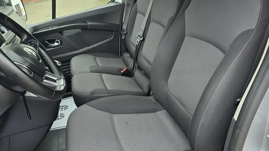RENAULT Trafic -
