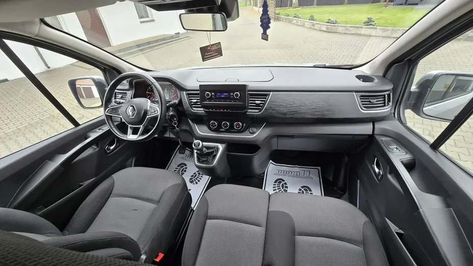 RENAULT Trafic -