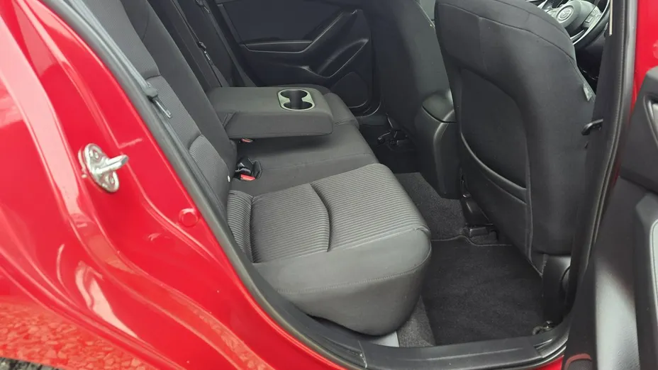 MAZDA 3 -