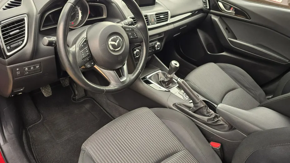 MAZDA 3 -