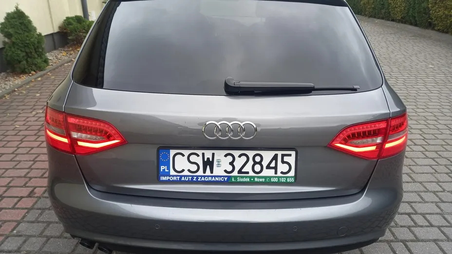 AUDI A4 -