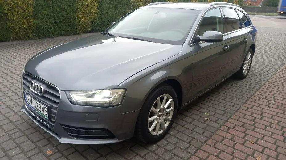 AUDI A4 -
