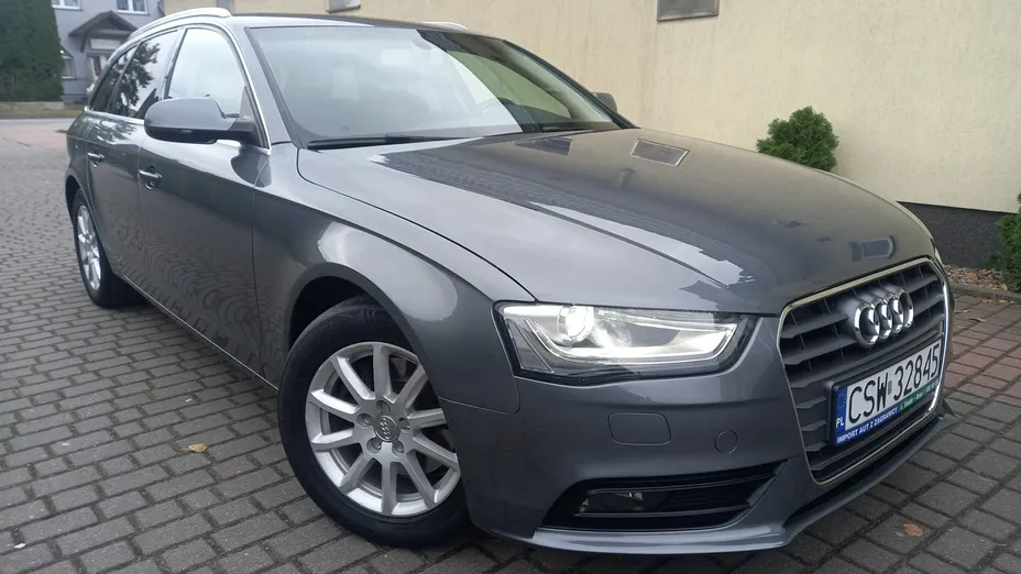 AUDI A4 -