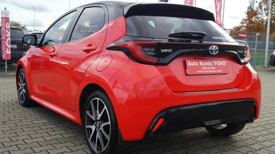 TOYOTA Yaris -
