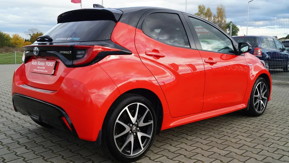 TOYOTA Yaris -