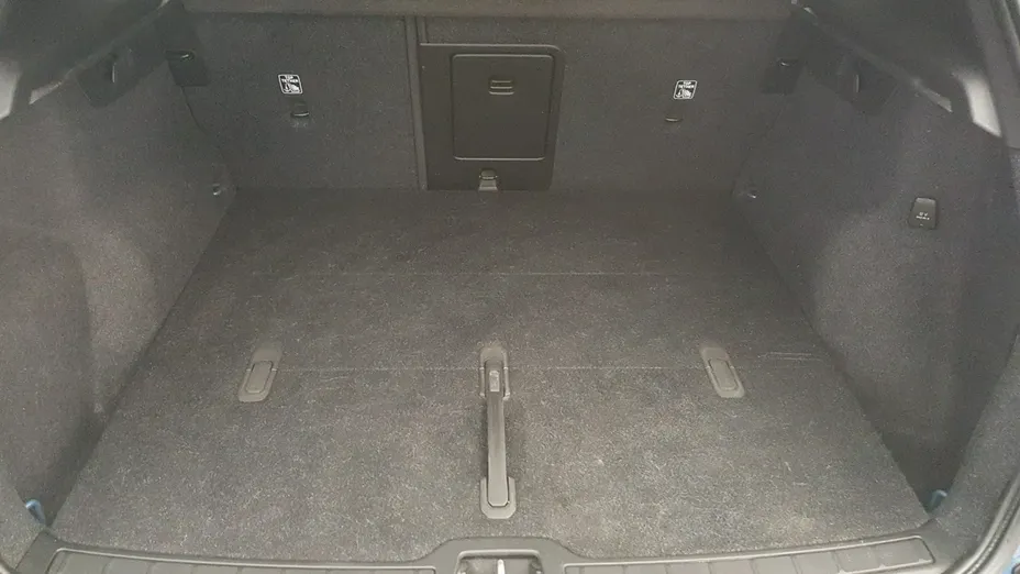 VOLVO XC40 -