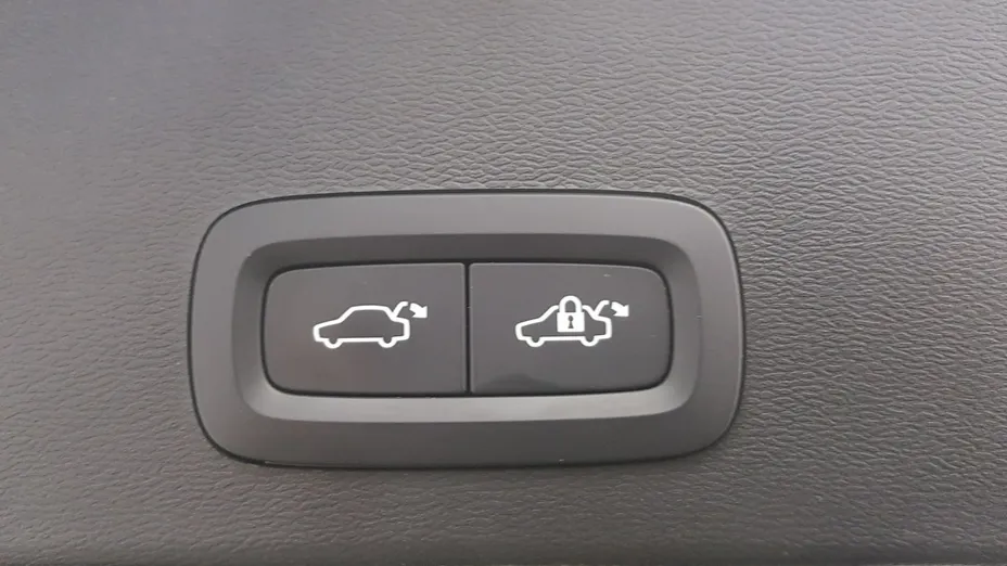 VOLVO XC40 -