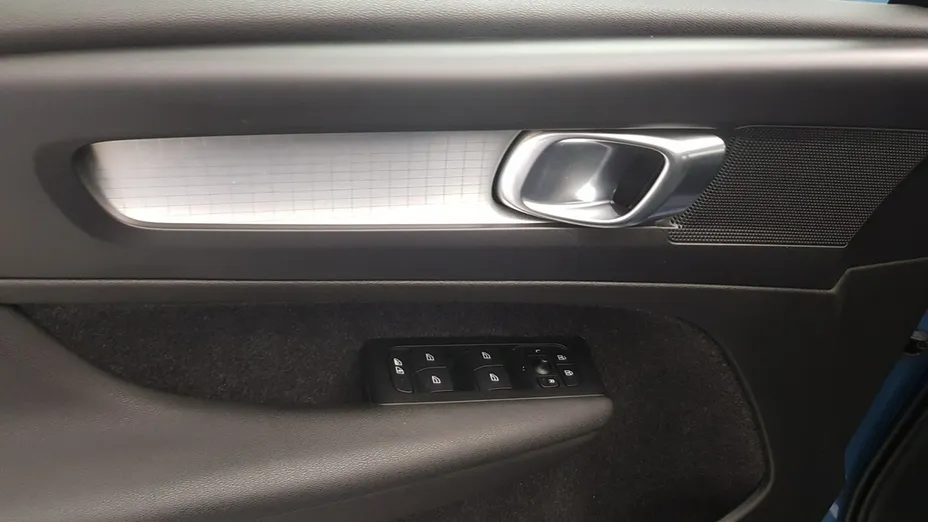 VOLVO XC40 -