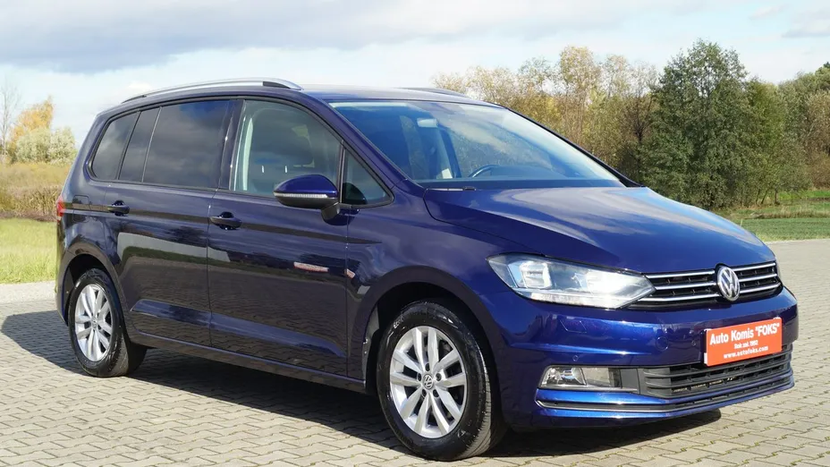 VOLKSWAGEN Touran -