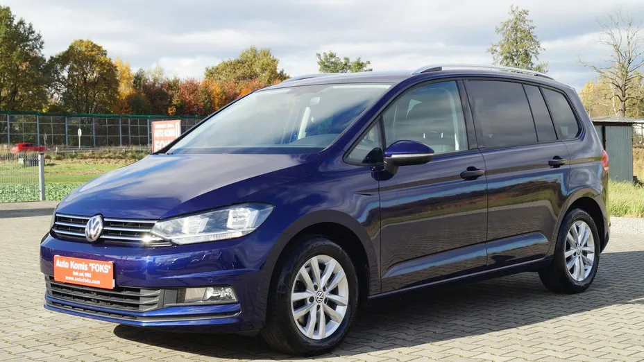 VOLKSWAGEN Touran -