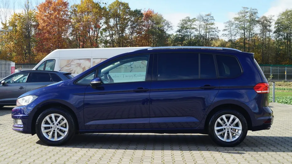 VOLKSWAGEN Touran -