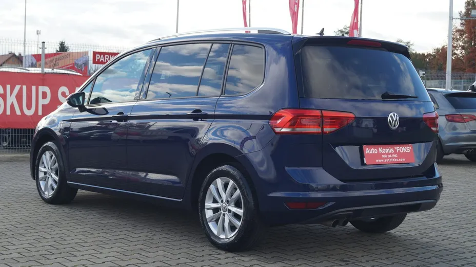 VOLKSWAGEN Touran -