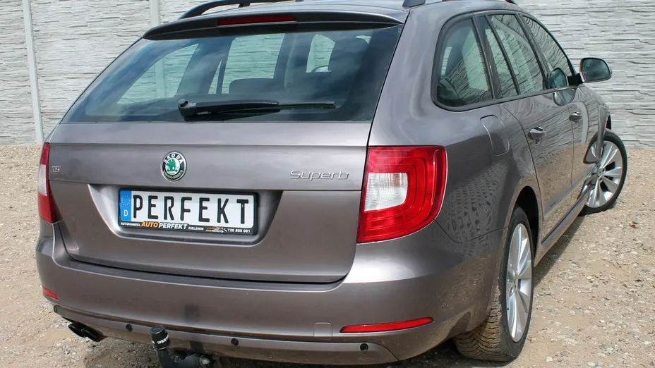 SKODA Superb -