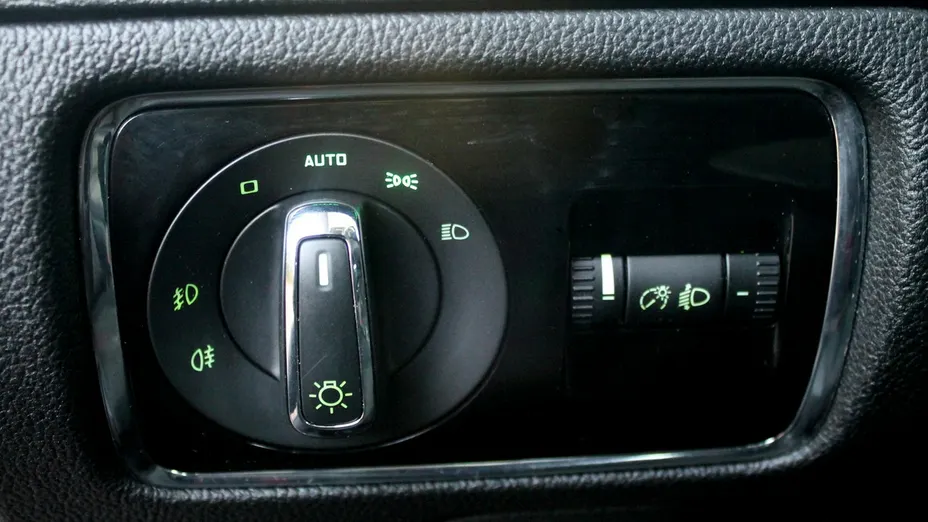 SKODA Superb -