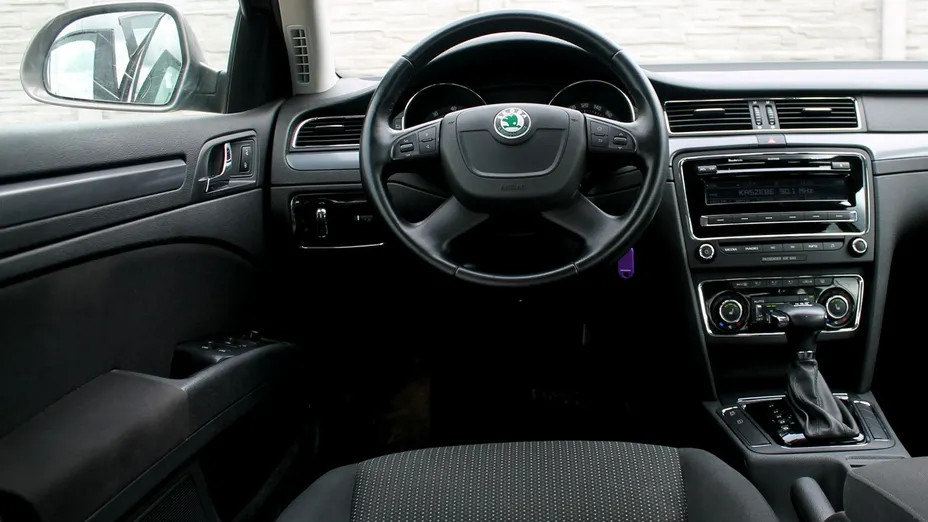 SKODA Superb -