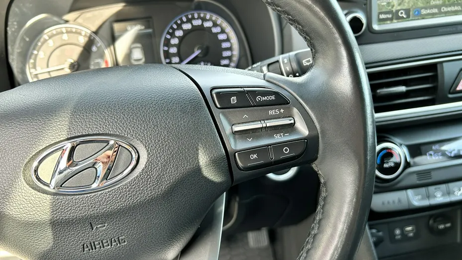 HYUNDAI Kona -