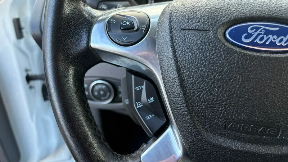 FORD Tourneo Connect -