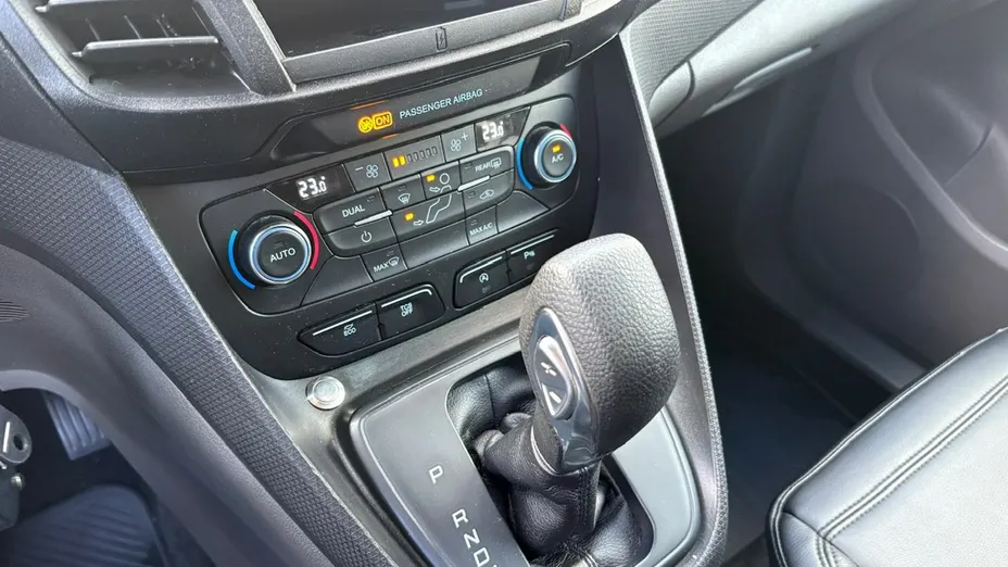 FORD Tourneo Connect -