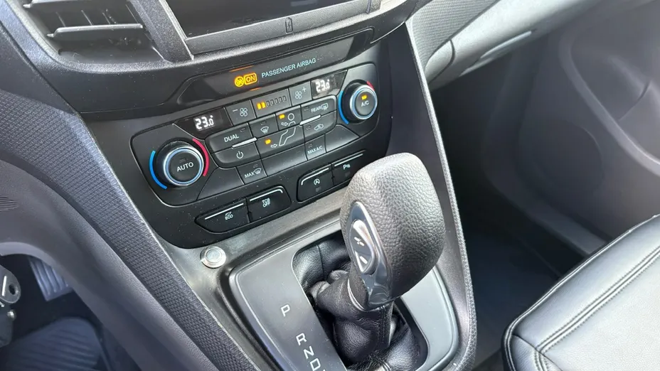 FORD Tourneo Connect -