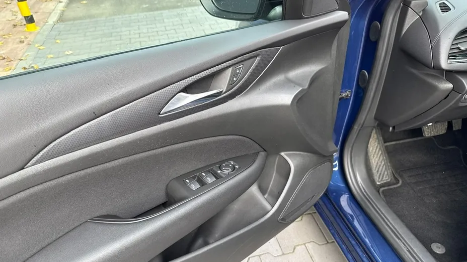 OPEL Insignia -