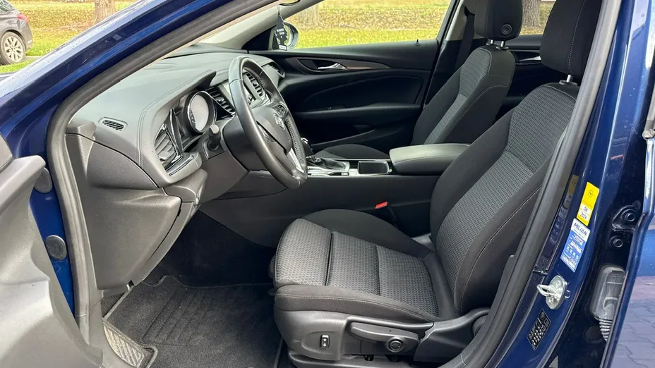 OPEL Insignia -