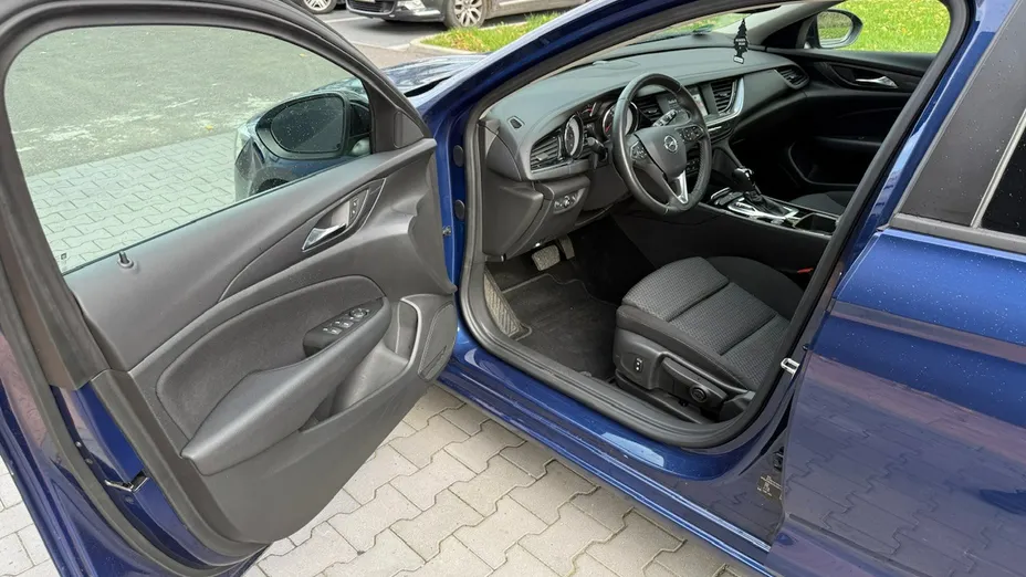 OPEL Insignia -
