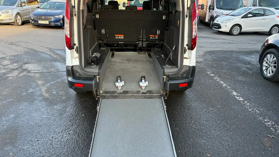 FORD Tourneo Connect -