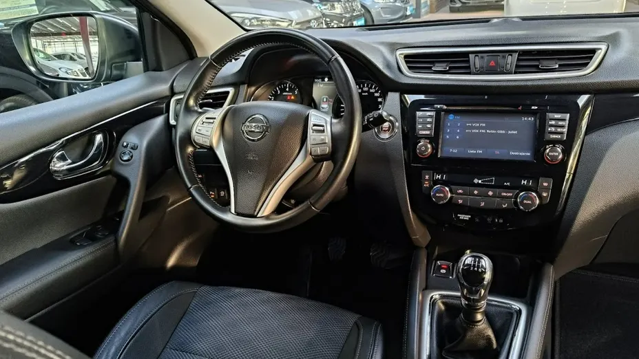 NISSAN Qashqai -