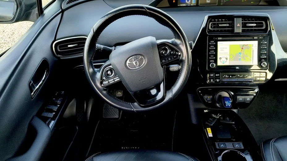 TOYOTA Prius -