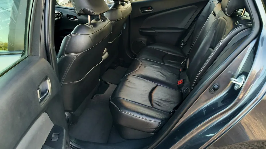 TOYOTA Prius -