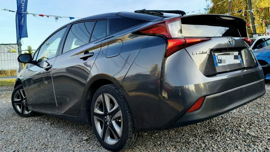 TOYOTA Prius -
