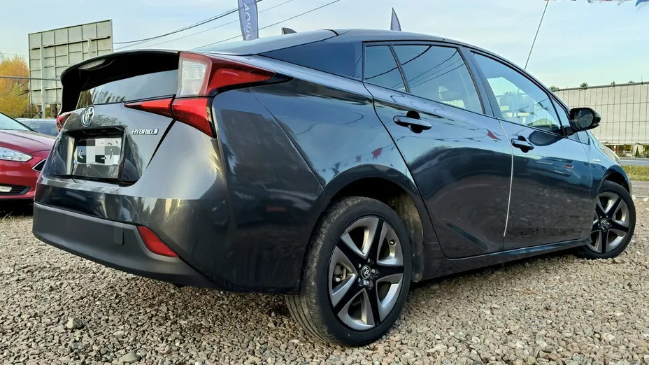 TOYOTA Prius -