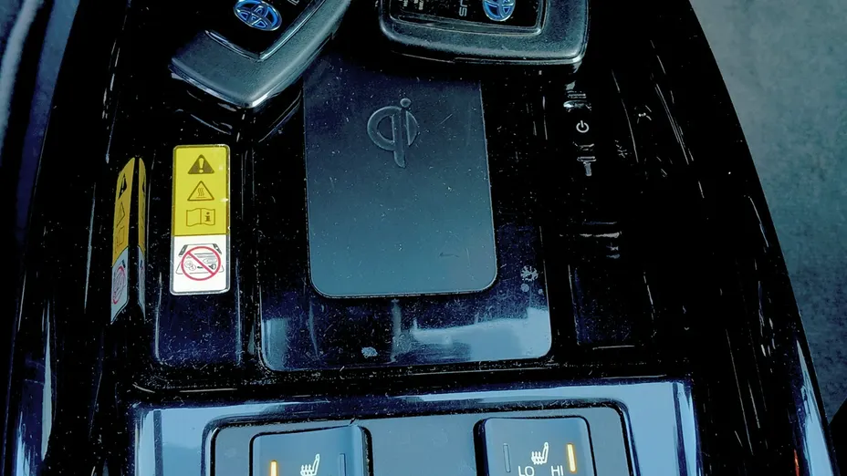 TOYOTA Prius -