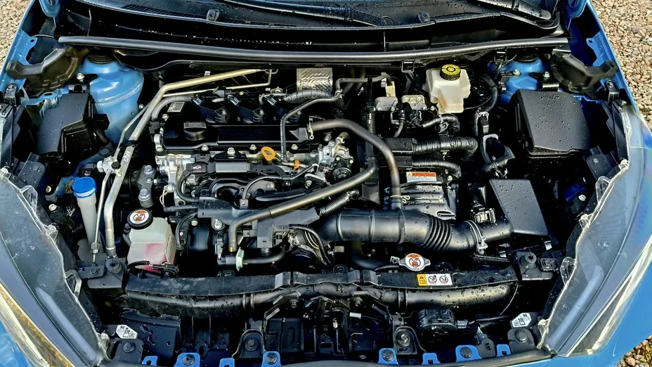 TOYOTA Yaris -