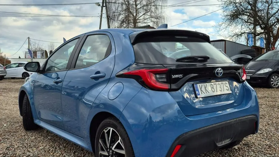 TOYOTA Yaris -