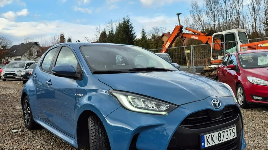 TOYOTA Yaris -