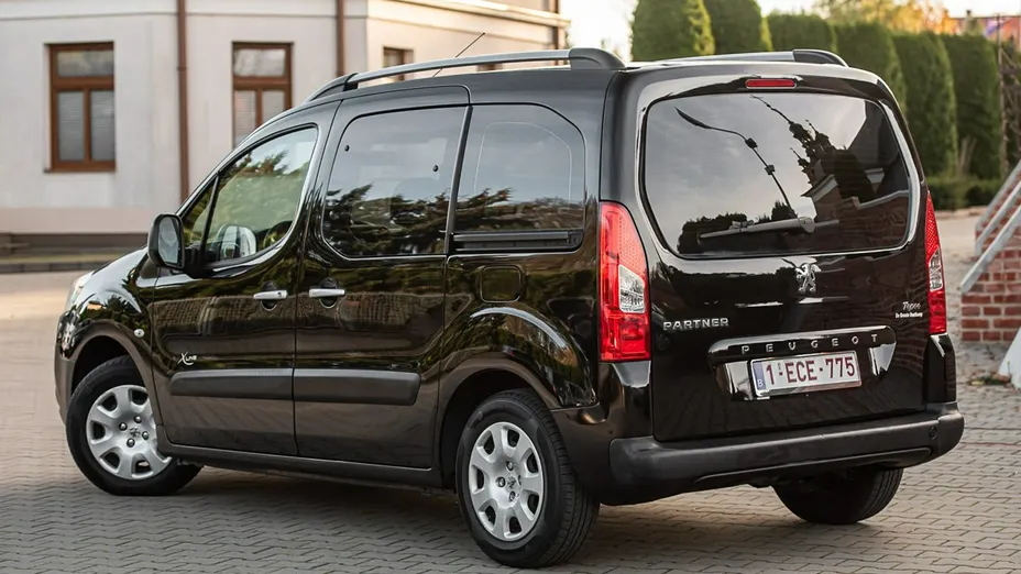 PEUGEOT Partner -