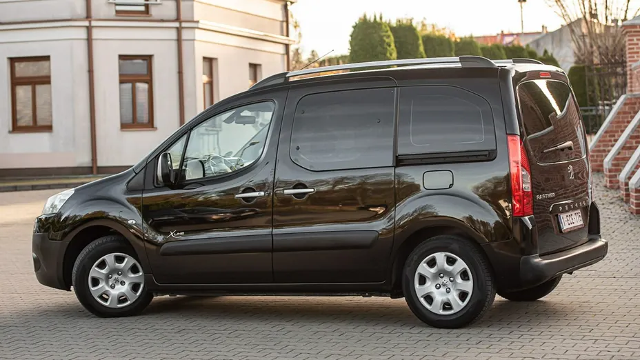 PEUGEOT Partner -