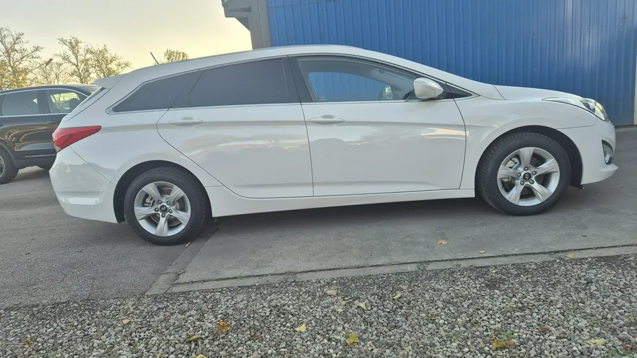 HYUNDAI i40 -