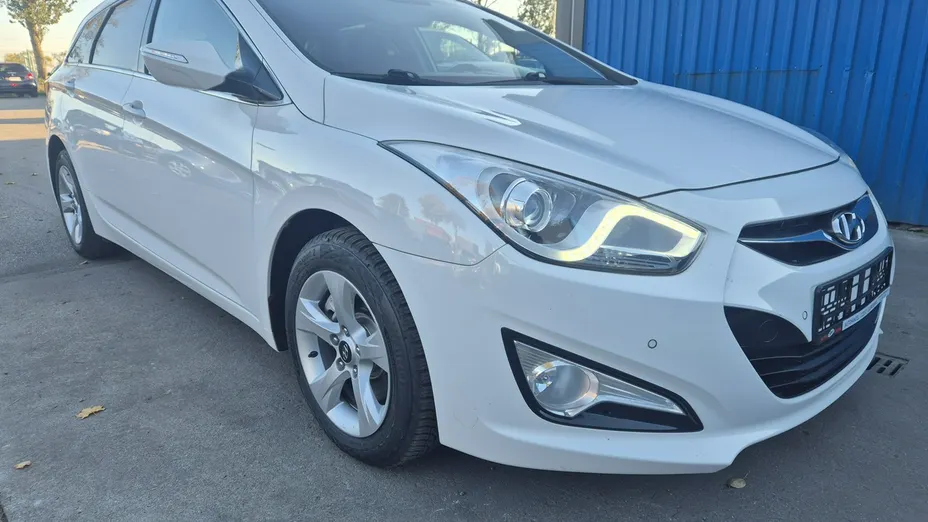 HYUNDAI i40 -