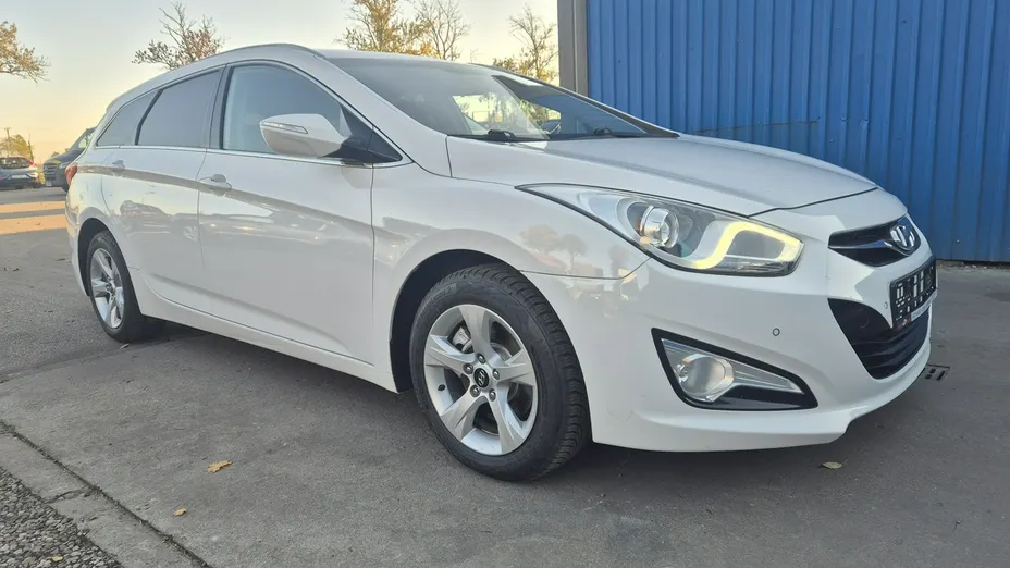HYUNDAI i40 -
