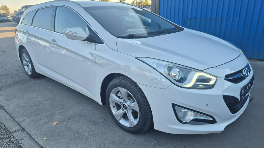 HYUNDAI i40 -