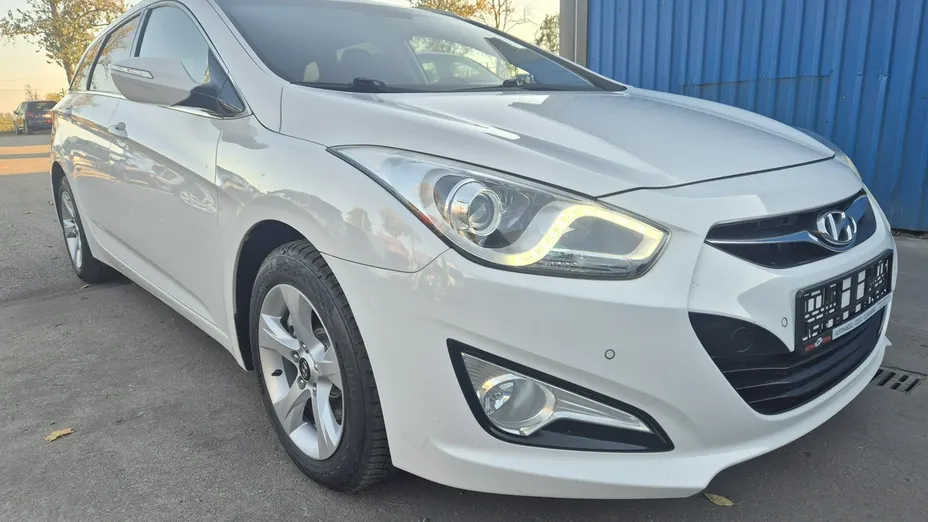 HYUNDAI i40 -