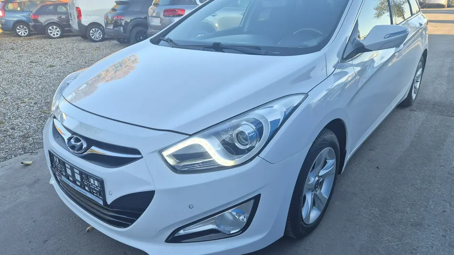 HYUNDAI i40 -