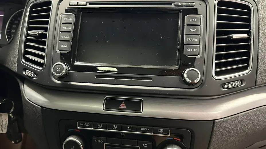 VOLKSWAGEN Sharan -