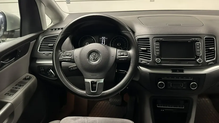 VOLKSWAGEN Sharan -